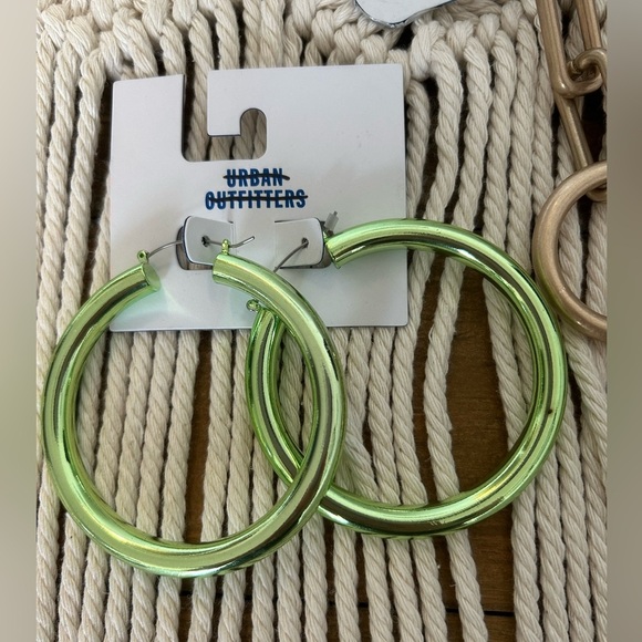 Urban Outfitters Bundle Gold Chunky Chain Necklace and Green Large Hoop Earrings - Picture 7 of 11